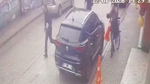 Adana’da okul önünde öğretmene yumruk atıp ateş etti