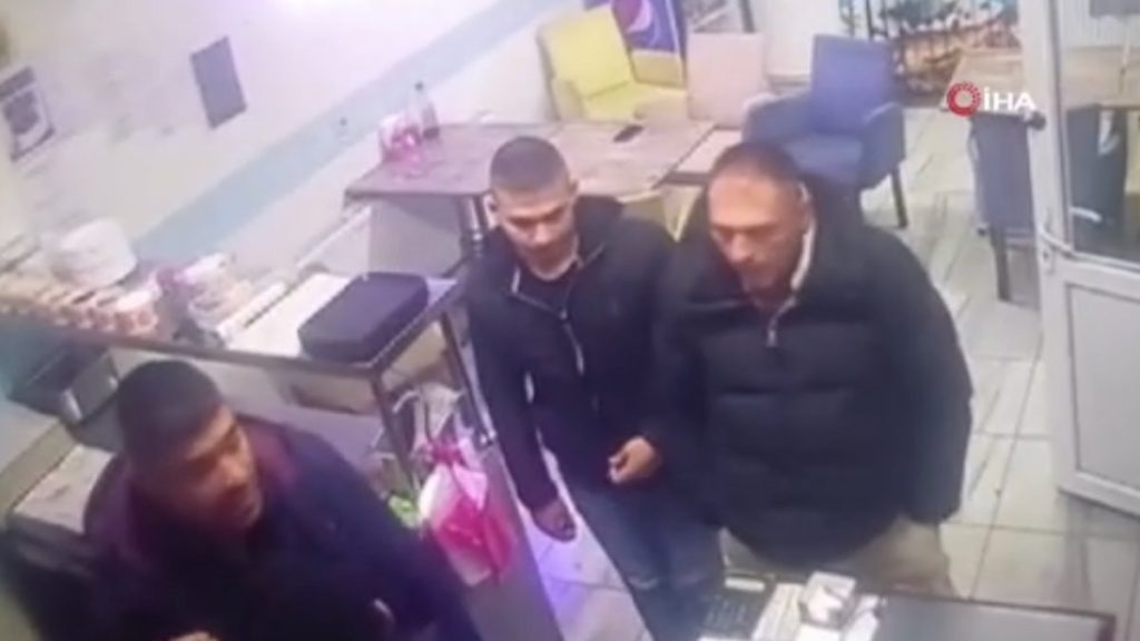 Afyonkarahisar’da iş yerinde darbedildi