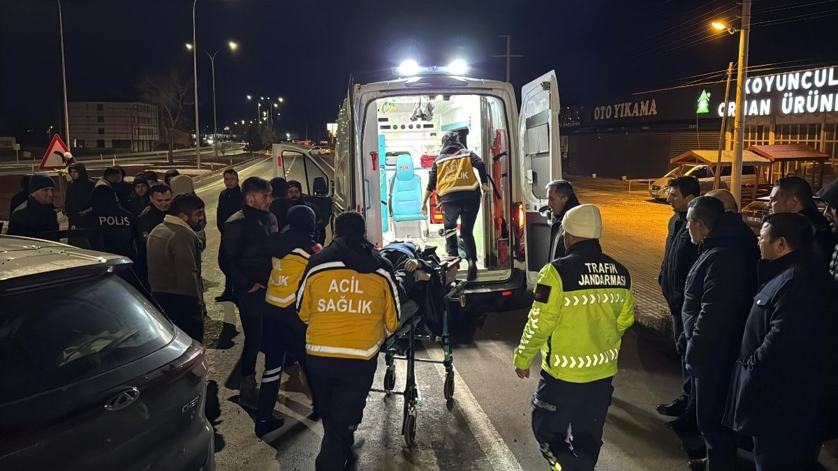 Afyonkarahisar’da tırla otomobilin çarpıştığı kazada 7 kişi yaralandı