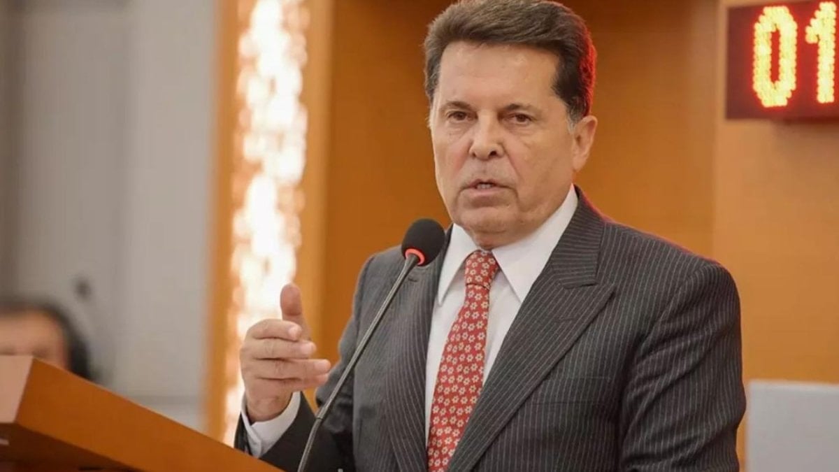 Ahmet Özer’e hapis cezası