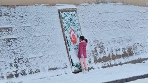 Aksaray’da 7 yaşındaki Zeynep’in duygulandıran Türk bayrağı hassasiyeti