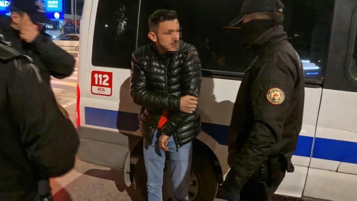 Aksaray’da arabanın içinde bıçaklandı: Kaçmasaydım beni öldürürdü