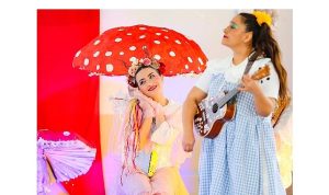 Aliağa Belediyesi Orman Tiyatrosu İlk Oyunuyla Sahnede