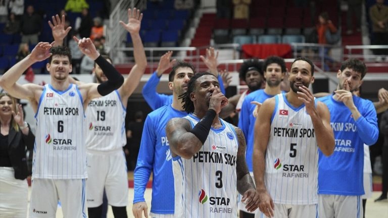 Aliağa Petkimspor, Dinamo Sassari’yi devirdi