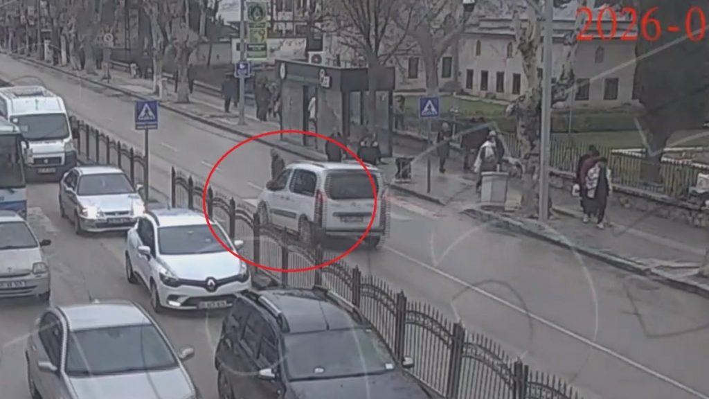 Amasya’da karşıdan karşıya geçerken ölümden döndü