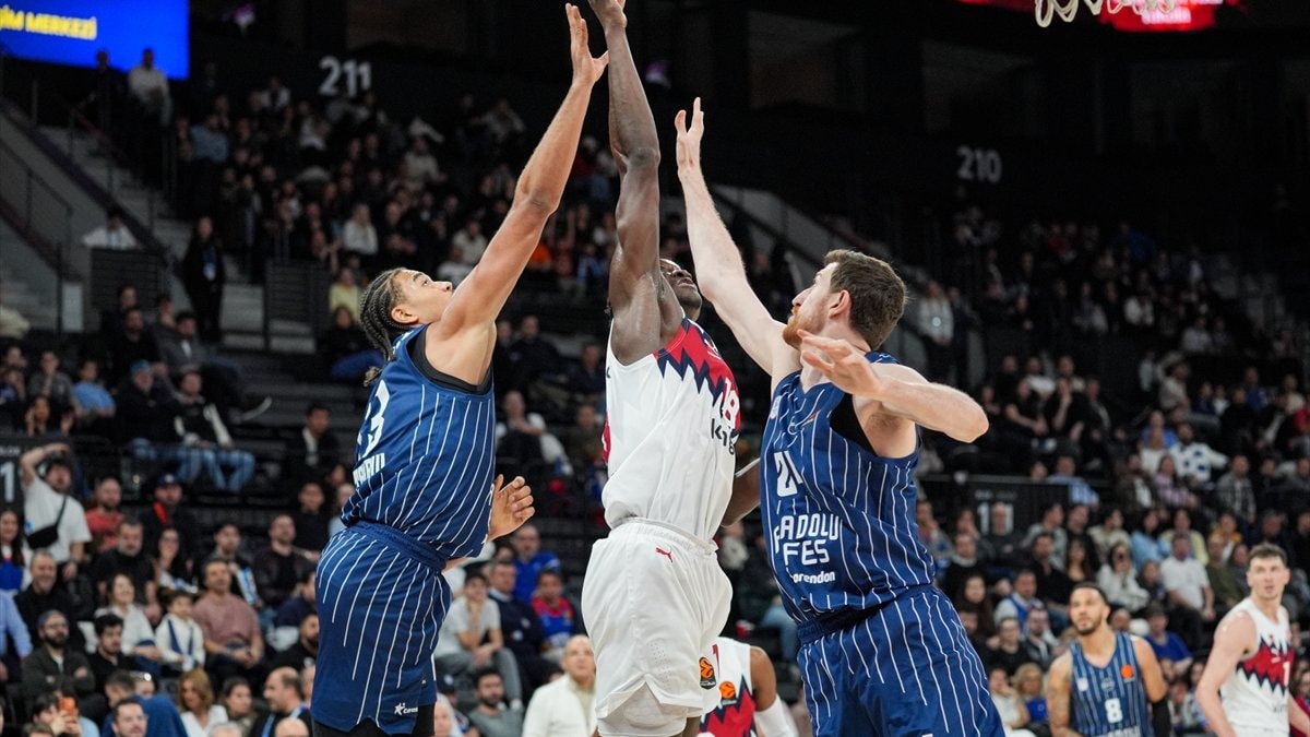 Anadolu Efes, Baskonia’ya kaybetti