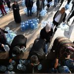 Ankara’da kesintiler nedeniyle vatandaşlar çeşmelerden su dolduruyor