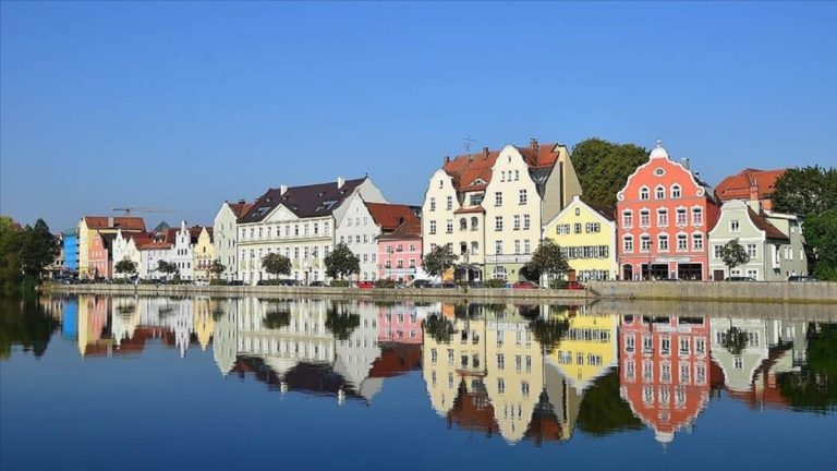 Avrupa’da her 100 kişiden 68’i, Türkiye’de ise 100 kişiden 57’si ev sahibi