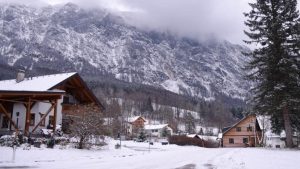 Avusturya’da 3 ayrı çığ düşmesinden toplam 8 kişi hayatını kaybetti