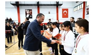 Balçova’daki Spor Turnuvasında Ortak Duruş: “Elinizi Zorbalığa Değil, Dostluğa Kaldırın”