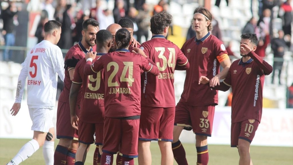 Bandırmaspor, Pendikspor’u dört golle geçti