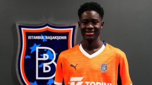 Başakşehir, Njie ile sözleşme yeniledi