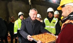 Başkan Büyükakın’dan sürpriz ziyaretler