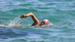 Bengisu Avcı, bu kez buzullardaki erimeye karşı kulaç atacak