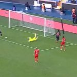 Bertuğ Yıldırım adeta imkansızı başardı: Kaçırdığı gol sosyal medyayı salladı