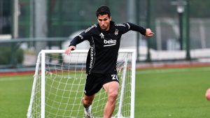 Beşiktaş taraftarından Necip Uysal’a destek