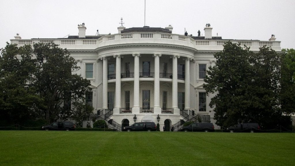 Beyaz Saray: Trump, İran’a karşı güç kullanabilir