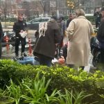 Beyoğlu’nda devrilen tabela, genç kadını ağır yaraladı