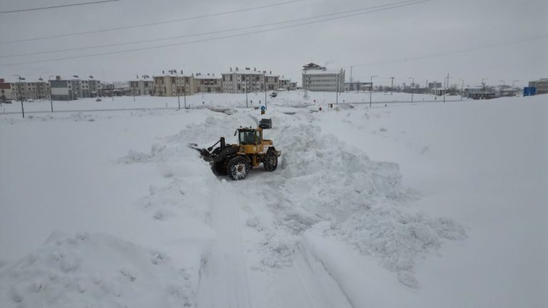 Bitlis’te 139 köy yolu ulaşıma açıldı