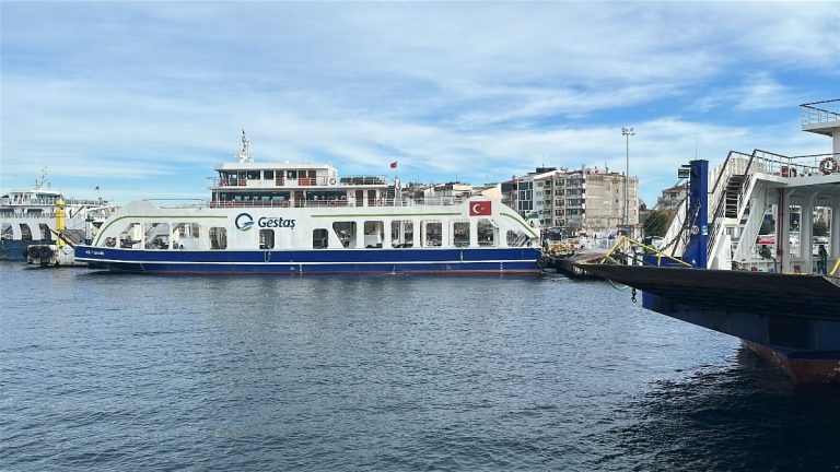Bozcaada ve Gökçeada’ya hafta sonu tüm feribot seferleri iptal edildi