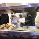 Buca Belediyesi’nden sıcak çorba ikramı