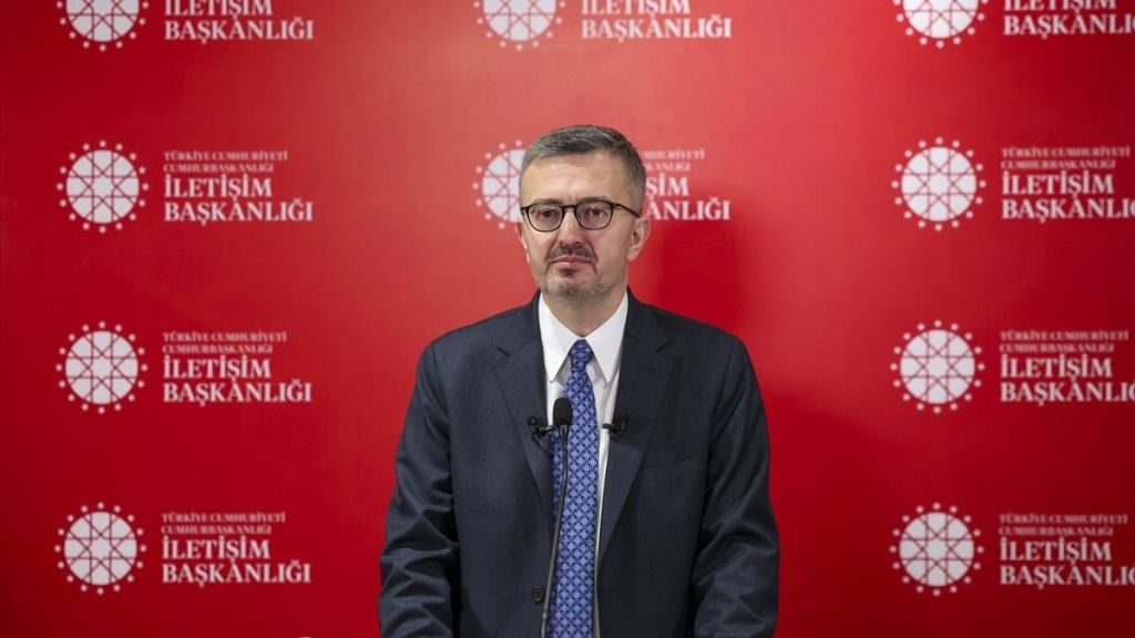 Burhanettin Duran: Gazeteciler tarihin yazılışına tanıklık ediyor