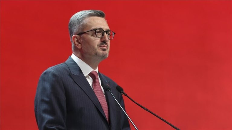 Burhanettin Duran’dan Özgür Özel’e tepki: Söylemle üslup çelişiyor