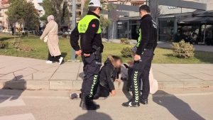 Bursa’da yaya geçidinde kaza: 2 yaralı