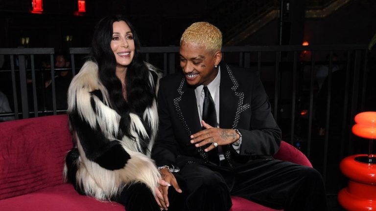 Cher’in 40 yaş küçük sevgilisi var: Evrenden istedim