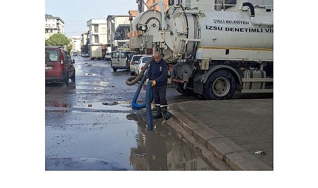 Çiğli Belediyesi Fırtına ve Sağanağa Karşı Seferber Oldu