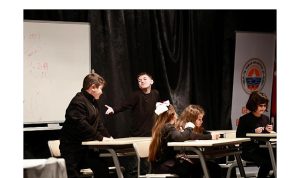 Çocuk Şenlikleri “Okulda Sıradan Bir Gün” Gösterisi İle Başladı