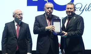 Cumhurbaşkanı Erdoğan’dan Nazım Torbaoğlu’na Vefa Plaketi