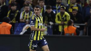 Derbide sakatlanan Levent Mercan 4-6 hafta sahalardan uzak kalacak