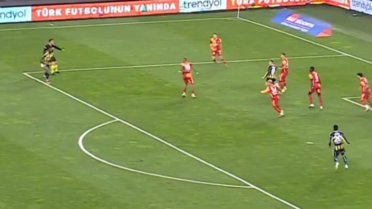 Dev finalde Fenerbahçe’nin penaltı beklediği an