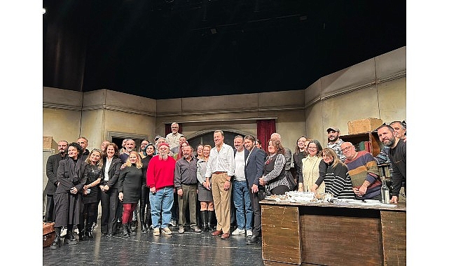 Devlet Tiyatrosu’nun Unutulmaz Oyunu “Profesyonel” Son Kez Sahnedeydi