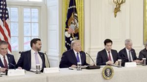 Donald Trump, Beyaz Saray’da petrol devleriyle Venezuela toplantısı düzenledi