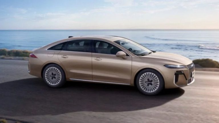 Elektrikli araç pazarına Çin damgası: Tek şarjla 2 bin km yol gidiyor