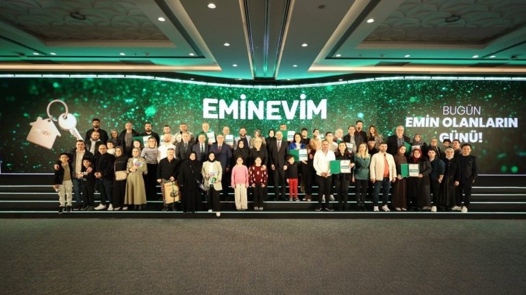 Eminevim 2026’nın ilk tapu teslim töreninde üyeleriyle buluştu
