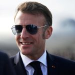Emmanuel Macron toplantıya güneş gözlüğüyle damga vurdu