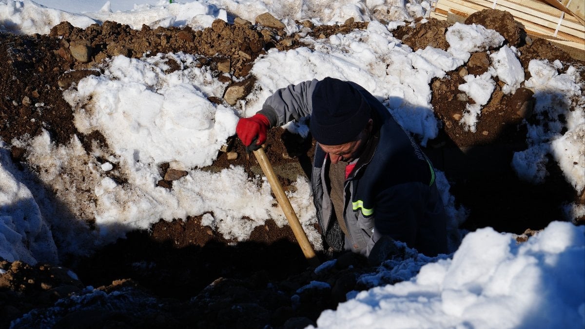 Erzurum’da 2 bine yakın mezar kazıldı