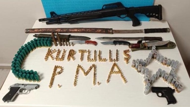 Eskişehir’de çarptığı vatandaşı tehdit eden şahsın iş yerinden cephanelik çıktı