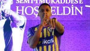 Eyüpspor, Angel Torres’i kadrosuna kattı