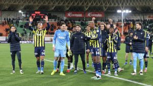 Fenerbahçe hava şartlarından dolayı Alanya’da kaldı