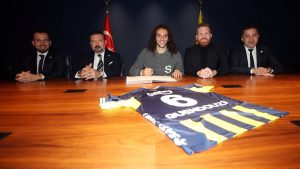 Fenerbahçe’den orta sahaya yıldız takviye: Mattéo Guendouzi sarı-lacivertli formayı giydi