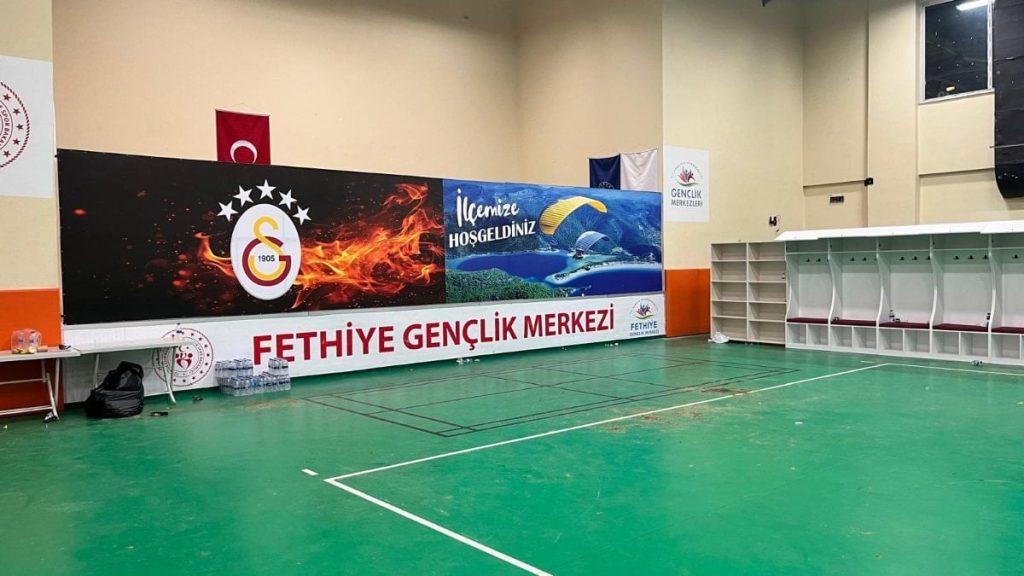 Fethiye’de Galatasaray’ın soyunma odası gündem oldu