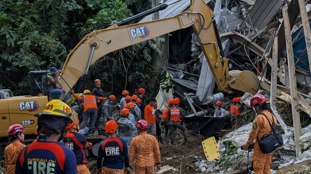 Filipinler’de çöp atık sahasında çökme meydana geldi