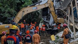 Filipinler’de çöp atık sahasında çökme meydana geldi