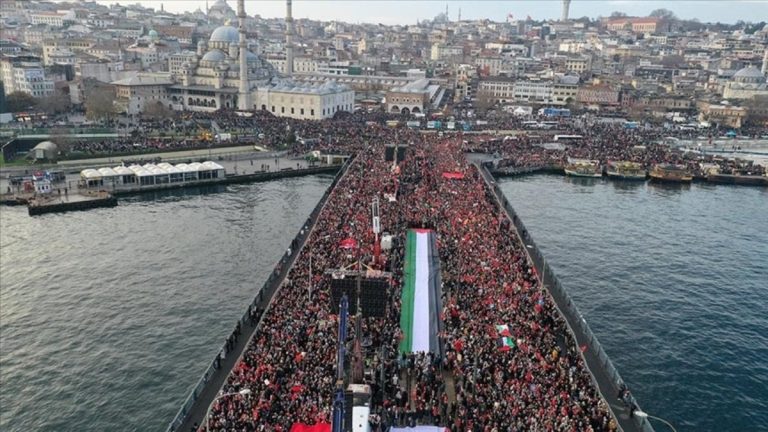 Galata Köprüsü’nde Filistin yürüyüşüne ilişkin toplanma alanları ve ulaşım detayları belli oldu