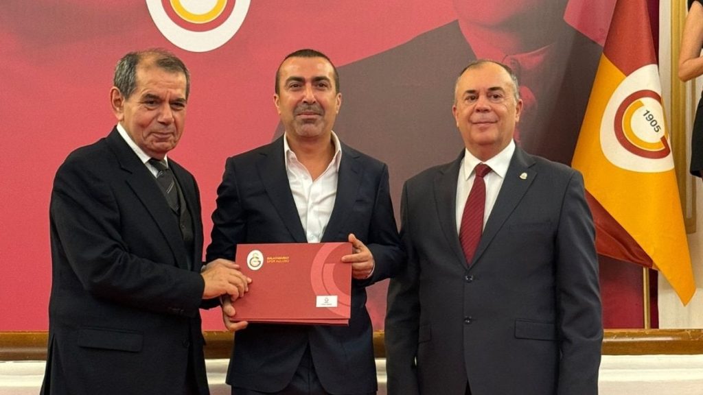 Galatasaray’da yeni üyelere berat töreni düzenlendi