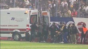 Galatasaray–Fethiyespor maçı öncesi tribünden düşen taraftar ağır yaralandı